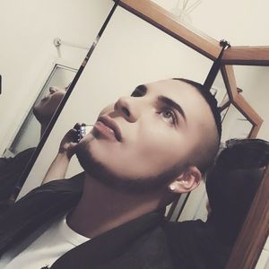 Meet your Posher, Carlos